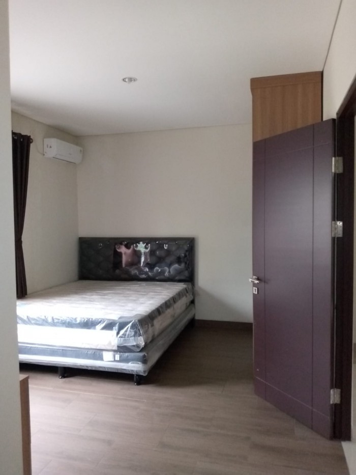 Rumah Disewakan Semi Furnished di Cluster The Patio Lippo Cikarang